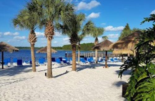Bahama Bay Villa | Beach Resort with poolside tiki bar and Hot Tubs near Disney World