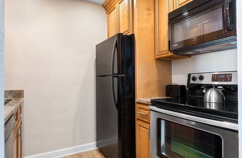 Madeira Beach Condo | Beach View 1b 1b - Balcony - King - Surf Song #346