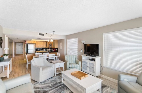 Madeira Beach Condo | Beach View - Balcony - 3b 2b - Beach Place #505