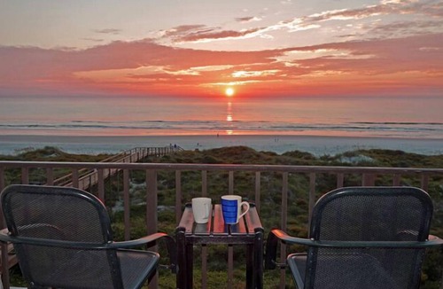 Crescent Beach Condo | Beachers' Lodge #402 top-floor 1 bedroom condo with stunning oceanfront view