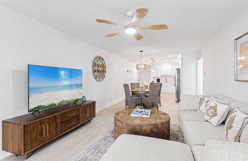 Belleair Beach Condo | Beachfront Bliss-Room to Unwind-30 Day Minimum
