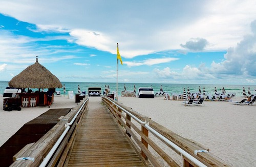 Sarasota Condo | Beachfront condo at prestigious Longboat Key Club resort