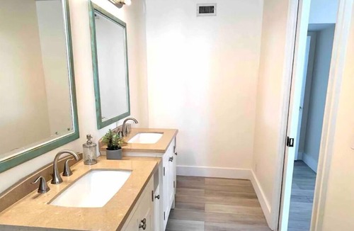 Singer Island House | Beachfront Condo in Singer Island