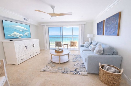 Fort Myers Beach Condo | Beachfront, Dolphins,North End, walk to Margaritaville, Shelling