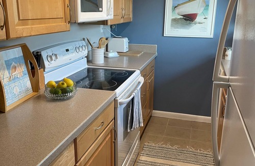 Central Beach Condo | Beachfront Getaway