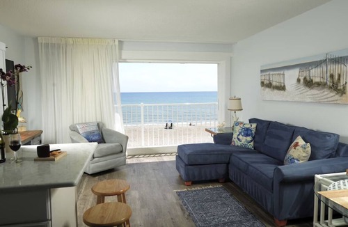 Indialantic By The Sea Resort | Beachfront Indialantic Retreat | 1 King Bed | Near Cocoa Beach