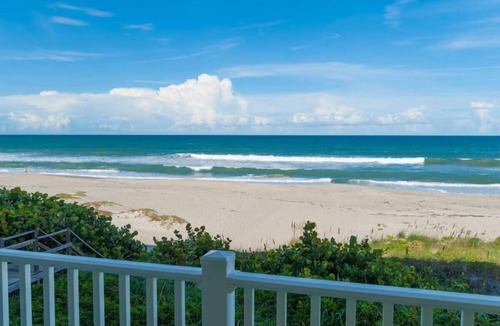 Indialantic By The Sea Resort | Beachfront Indialantic Retreat | 1 King Bed | Near Cocoa Beach