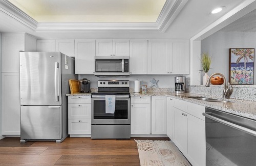 Sanibel Condo | Beachfront Loggerhead Cay 264 —Sunrise & Gulf Water Views, heated Pool, Pickleball & Tennis, Bikes + Beach Gear.