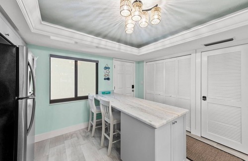 Sanibel Condo | Beachfront Loggerhead Cay 472—Sunset Views, heated Pool, Pickleball & Tennis Courts, 2 Bikes + Beach Gear. Weekly Stays