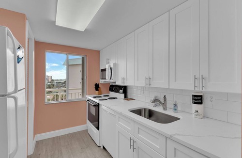 South Island Condo | BEACHFRONT ON A BUDGET! MILLION $ VIEW! 2B/2B ISLAND VACATION CONDO!