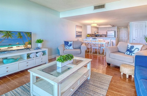 Independence Square House | Beachfront Townhouse Nestled in the Coveted IRB Narrows
