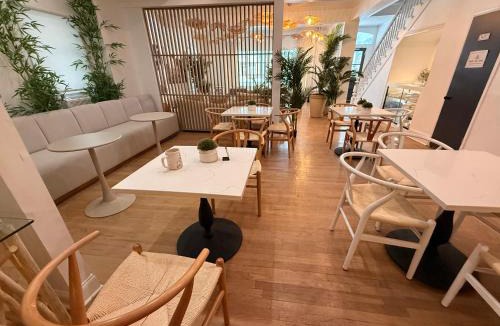 Ocean Grove Hotel | Beachliner Hotel