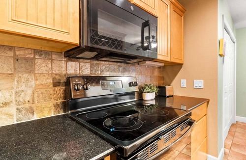Crescent Beach Condo | Beachside Ground Floor Walkout. Heated Pool. BBQ Grills ☀️