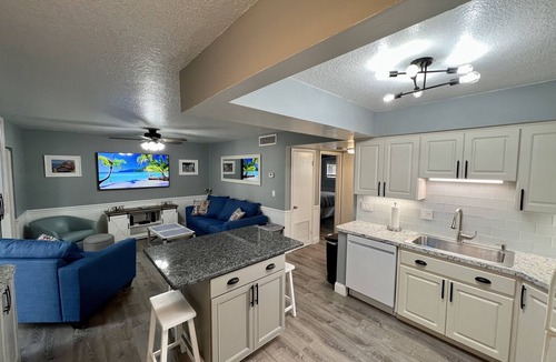 Cocoa Isles Condo | “Beachside NAPS” Diplomat 5