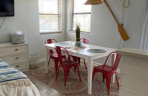 St. Pete Beach Apartment | Beachside studio