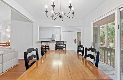 Oceanside House | Beachwalk Cottage – Steps to Beach, Free Seasonal Pool Heat, Sleeps 10, 4 King Suites