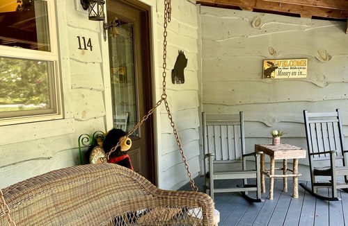 Lake Lure Cabin | Bear Creek Retreat ~Lake Lure~ Breathe in Fresh Mountain Air
