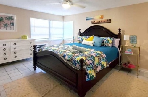 Redington Beach Apartment | Beautiful 1br Hideaway Steps to the shores of Madeira Beach!