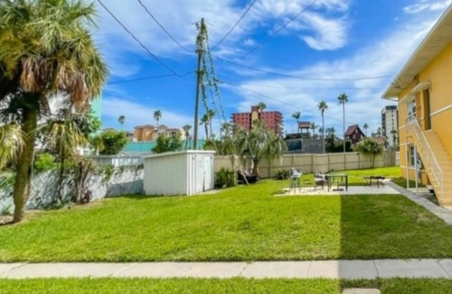 Redington Beach Apartment | Beautiful 1br Hideaway Steps to the shores of Madeira Beach!
