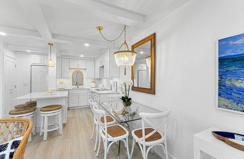Old Naples Condo | Beautiful 2-Bed Steps to Naples Beach & Town!