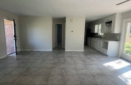 Dolphin's Cove House | Beautiful 2-bedroom house with AC in peaceful Palm Valley