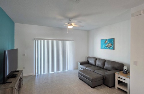 Sarasota House | Beautiful 2-bedroom townhome in Sarasota with WiFi, AC, & two pools.