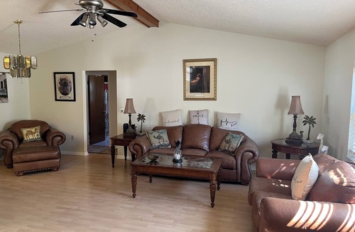 Spring Hill House | Beautiful 2-bedroom house with in convenient Spring Hill