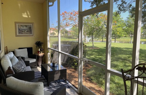 Biggar House | Beautiful 2 story Townhome with view of lake. Minutes from beach