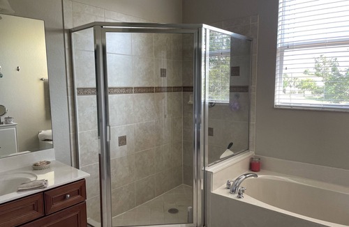 Biggar House | Beautiful 2 story Townhome with view of lake. Minutes from beach