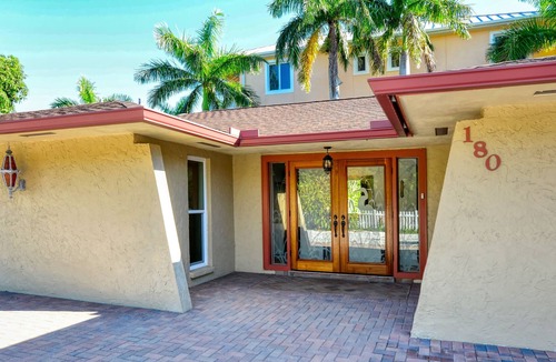 Sarasota House | Beautiful 3 bed 2 bath Lido Beach retreat, with private beach access