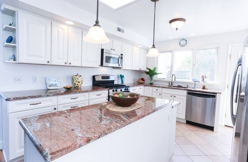 Village Green House | Beautiful 3 Bedroom, 2 Bath Home Open Concept, Sleeps 6