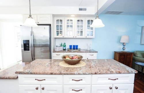 Village Green House | Beautiful 3 Bedroom, 2 Bath Home Open Concept, Sleeps 6