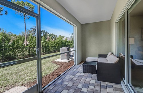 Naples House | BEAUTIFUL 3BD 2.5BA TOWNHOME, POOL, GYM.