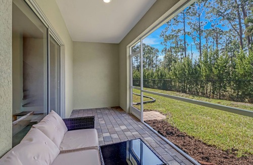 Naples House | BEAUTIFUL 3BD 2.5BA TOWNHOME, POOL, GYM.