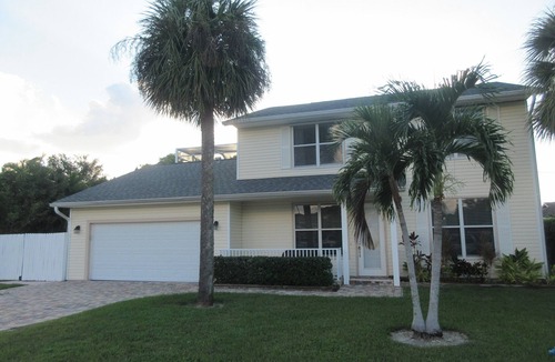 Bonita Springs House | Beautiful 4 bedroom, 3 bath w/heated swimming pool home 14 mins from the beach
