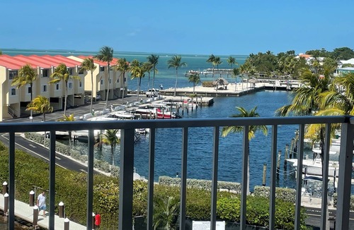 Islamorada Condo | Beautiful 4th floor 1B1b w/open water view #410