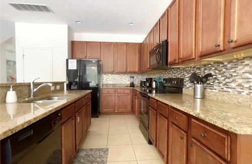 Sunridge Woods House | Beautiful 6BR Vacation Home with Pool and Hot Tub!
