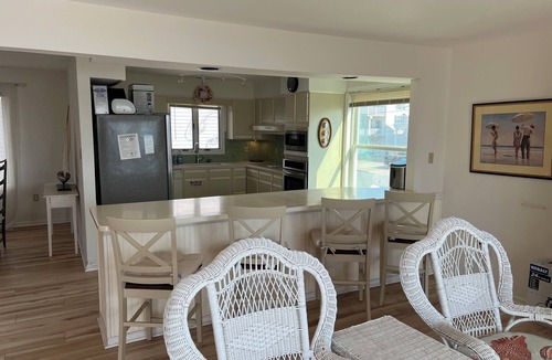Townsend's Inlet House | Beautiful Bay-front 4-bedroom house in TI Sea Isle City perfect for families