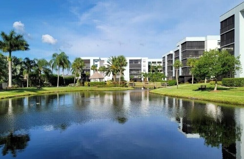 Fort Myers Condo | Beautiful condo perfectly positioned along the Caloosahatchee River,