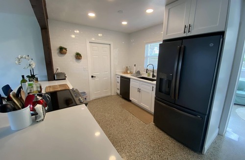 Belle Vista House | Beautiful contemporary 2BR bungalow located in St Pete Beach, Fl.