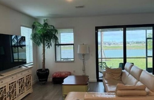 Estero House | Beautiful home in Estero Florida. Just north of Naples. In safe gated community.