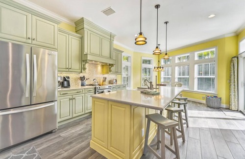 Holmes Beach Cottage | Beautiful Home Two Houses from the Beach! Pool, Private Patio, 3 Bedrooms