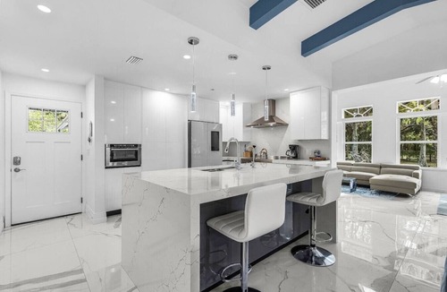 Naples House | Beautiful home w/Pool & soaker tub!