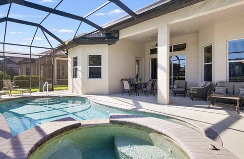 Naples House | Beautiful Home with Pool on Golf Course in Lely