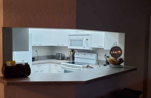 Vineyards Condo | Beautiful main fl, Vineyards Condo 5min walk to shops/10min drive to the beach