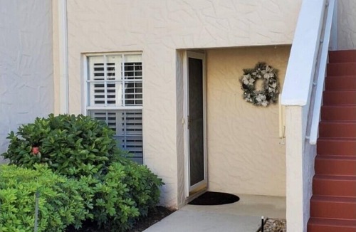 Vineyards Condo | Beautiful main fl, Vineyards Condo 5min walk to shops/10min drive to the beach