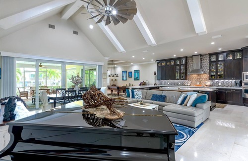 Marathon House | Beautiful Newer 4/4 Home w. Dockage & private pool