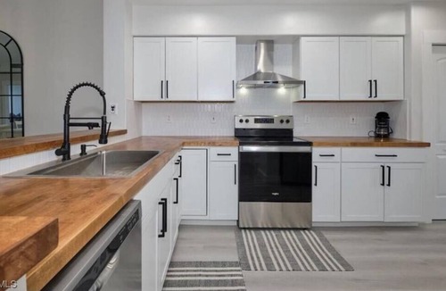 Tropical Cove Condo | Beautiful newly renovated 2 Bed 2 Bath condo in the Lexington County Club