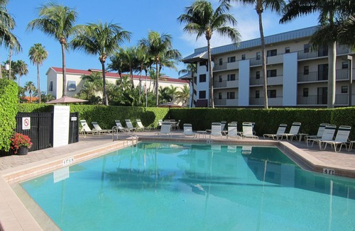 Old Naples Condo | Beautiful Old Naples Waterfront Condo