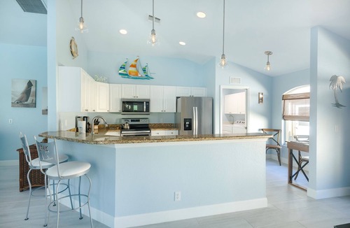 Central Naples House | Beautiful/private 3Br home on a quiet Cul-de-Sac w/saltwater Pool & Spa.